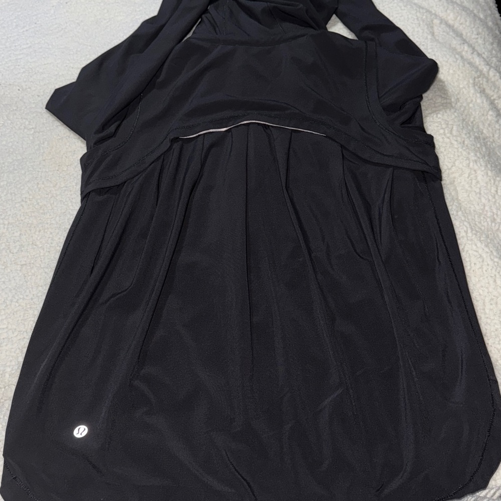 Lululemon Run Jacket. Size 8 - Picture 3 of 7